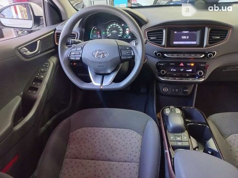 Hyundai Ioniq 2017 - фото 13