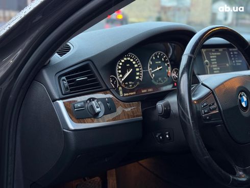 BMW 5 серия 2011 коричневый - фото 23