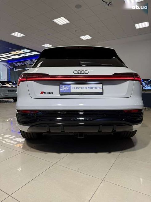 Audi SQ8 e-tron 2023 - фото 29