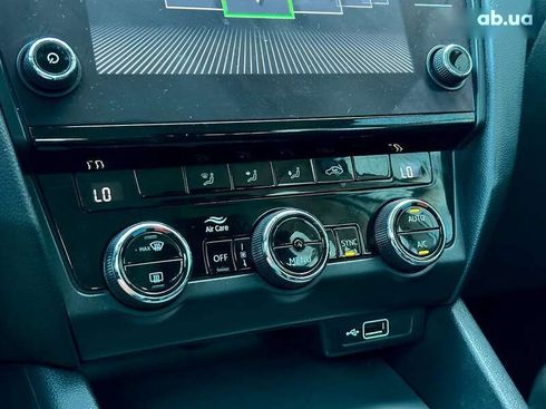 Skoda Octavia 2017 - фото 20