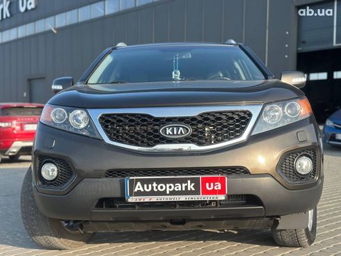 Kia Sorento 2010 коричневый - фото 2