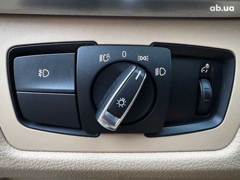 BMW 3 серия 2016 белый - фото 14