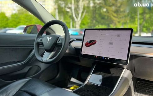 Tesla Model 3 2019 - фото 10
