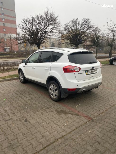 Ford Kuga 2012 белый - фото 4