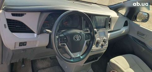 Toyota Sienna 2016 - фото 9