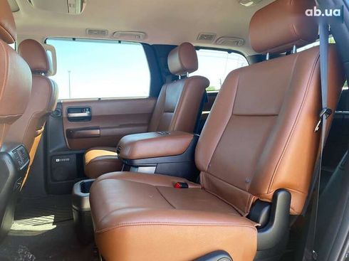 Toyota Sequoia 2016 - фото 18