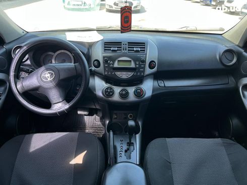 Toyota RAV4 2006 черный - фото 22