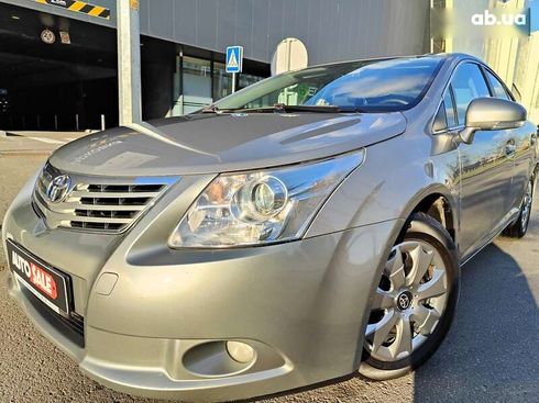 Toyota Avensis 2011 - фото 3