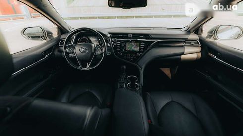 Toyota Camry 2019 - фото 12