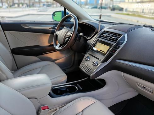 Lincoln MKC 2018 синий - фото 2