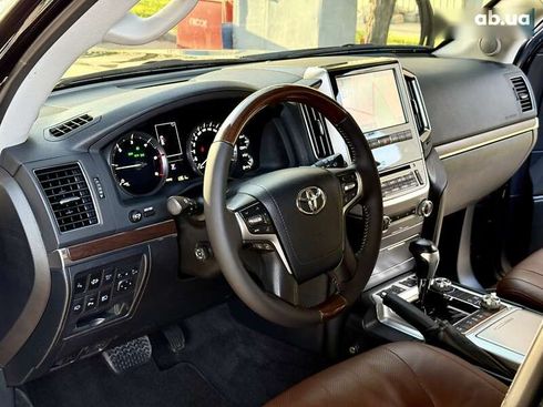 Toyota Land Cruiser 2016 - фото 25