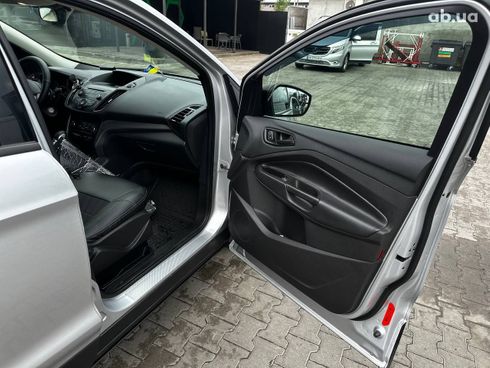 Ford Escape 2018 серый - фото 9