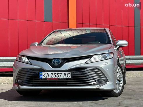 Toyota Camry 2019 - фото 16