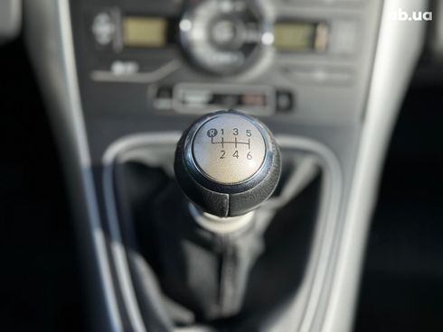 Toyota Auris 2010 черный - фото 29