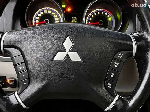 Mitsubishi Pajero Wagon 2009 - фото 23