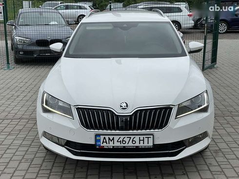 Skoda Superb 2017 - фото 6