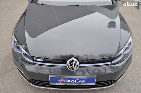 Volkswagen e-Golf 2020 - фото 16