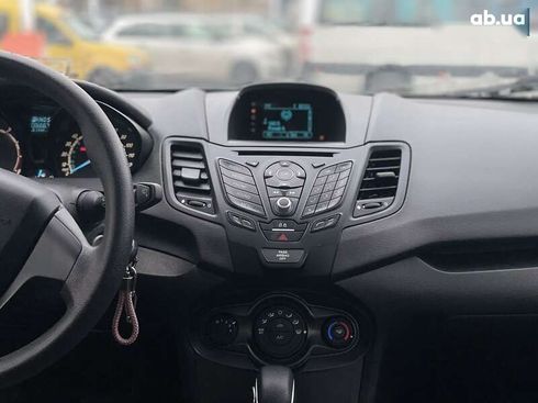 Ford Fiesta 2016 - фото 16