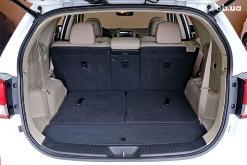 Kia Sorento 2015 белый - фото 9