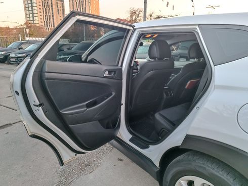 Hyundai Tucson 2017 белый - фото 14