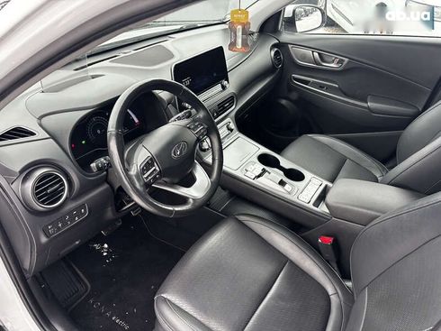 Hyundai Kona Electric 2021 - фото 17