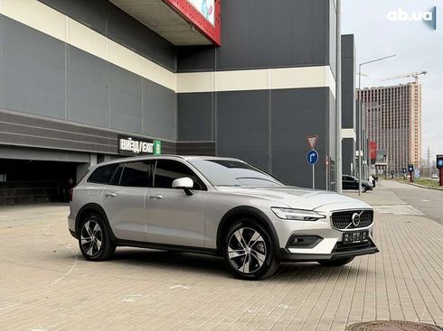 Volvo V60 Cross Country 2024 - фото 18