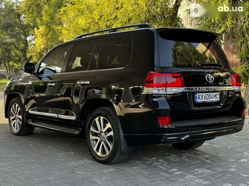 Toyota Land Cruiser 2015 - фото 18