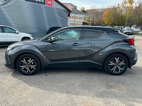 Toyota C-HR 2022 серый - фото 11