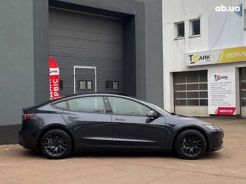 Tesla Model 3 2025 - фото 11