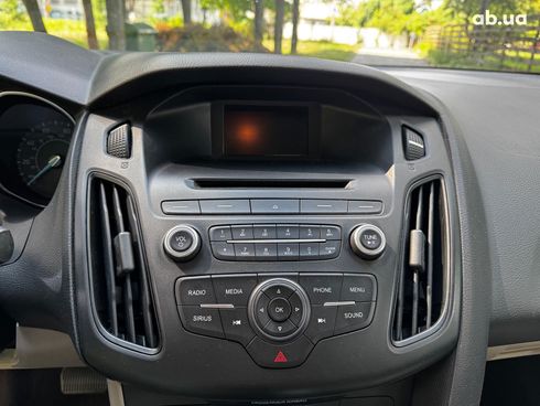 Ford Focus 2016 белый - фото 15