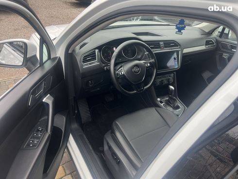 Volkswagen Tiguan 2018 белый - фото 4