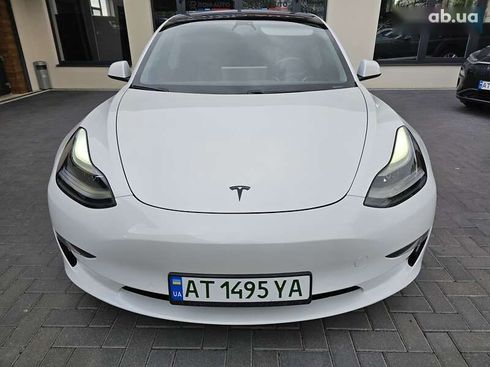Tesla Model 3 2021 - фото 18