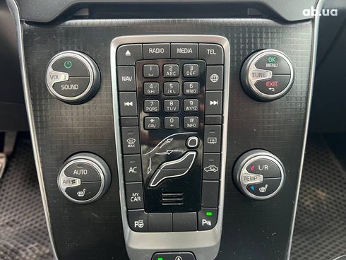 Volvo V40 2017 синий - фото 26