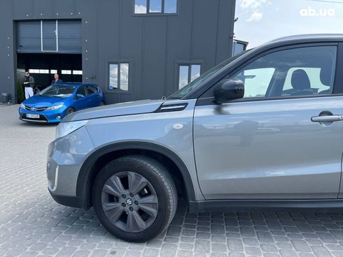 Suzuki Vitara 2019 серый - фото 11