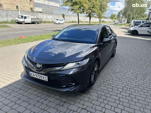 Toyota Camry 2020 - фото 6