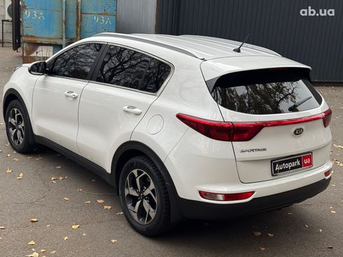 Kia Sportage 2018 белый - фото 7