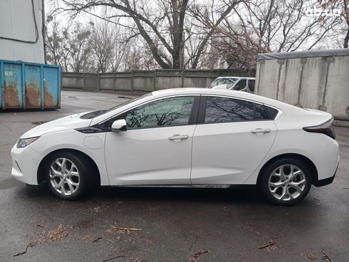 Chevrolet Volt 2017 белый - фото 8