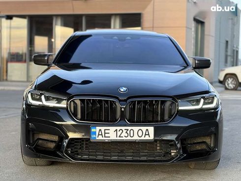 BMW 5 серия 2017 - фото 21