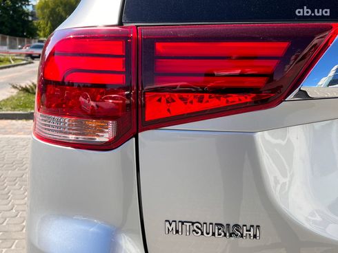 Mitsubishi Outlander 2019 серый - фото 3