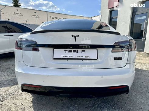 Tesla Model S 2021 - фото 18