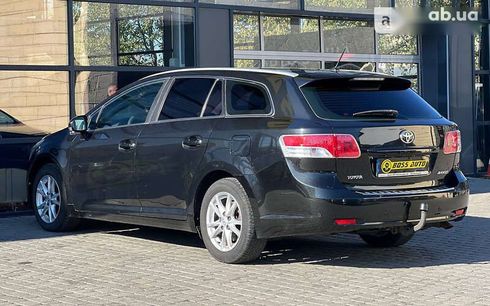 Toyota Avensis 2011 - фото 4