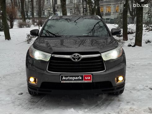 Toyota Highlander 2016 серый - фото 2