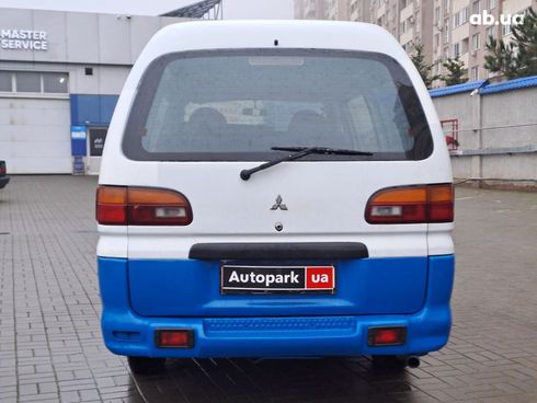 Mitsubishi L 400 2000 белый - фото 5
