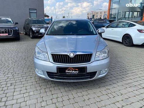 Skoda Octavia 2010 - фото 2