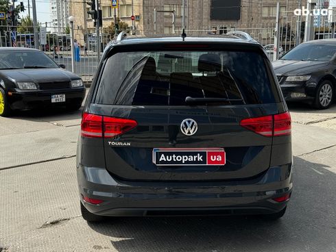 Volkswagen Touran 2019 серый - фото 9