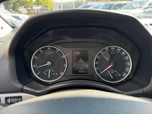 Skoda Octavia 2009 бежевый - фото 15