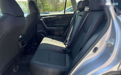 Toyota RAV4 2020 - фото 26