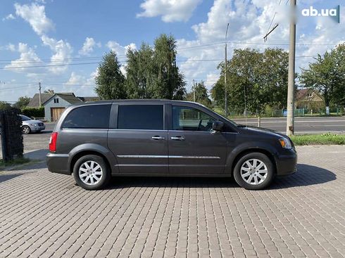 Chrysler town&country 2016 - фото 19