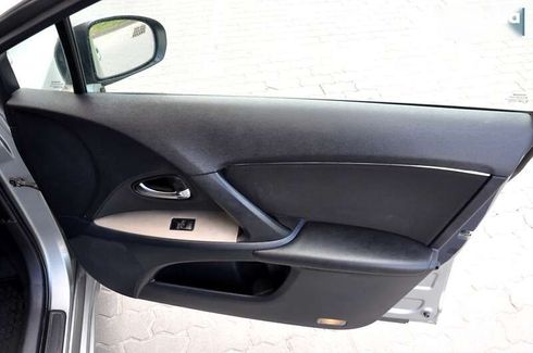 Toyota Avensis 2011 - фото 25