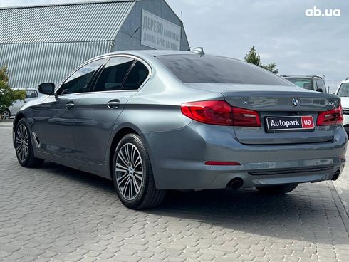 BMW 5 серия 2019 серый - фото 6